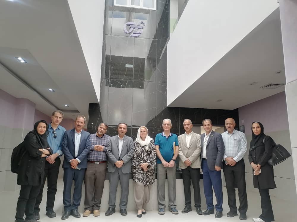 بازدید معاون یونیسف از واحدهای مختلف انجمن خیریه یاس کرمان